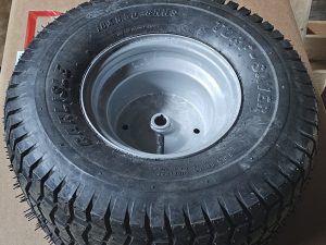 Rad Reifen 18x8,50 - 8 NHS Felge komplett Rasentraktor Husqvarna