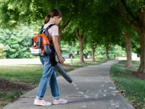 Husqvarna Kinder Spielzeug Rückentragbarer Laubbläser 150BT mit Seifenblasen - ohne Batterien - 5462723-01